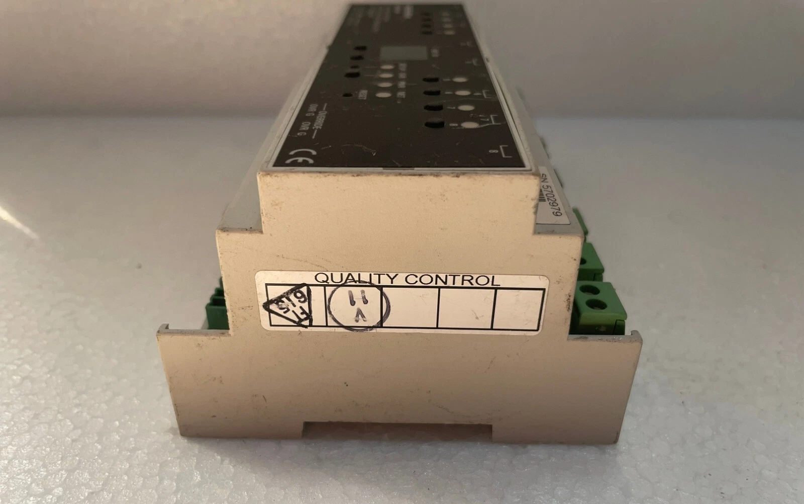 admin/uploads/uploads/crestron din-85w8 rail voltage switch_3.webp